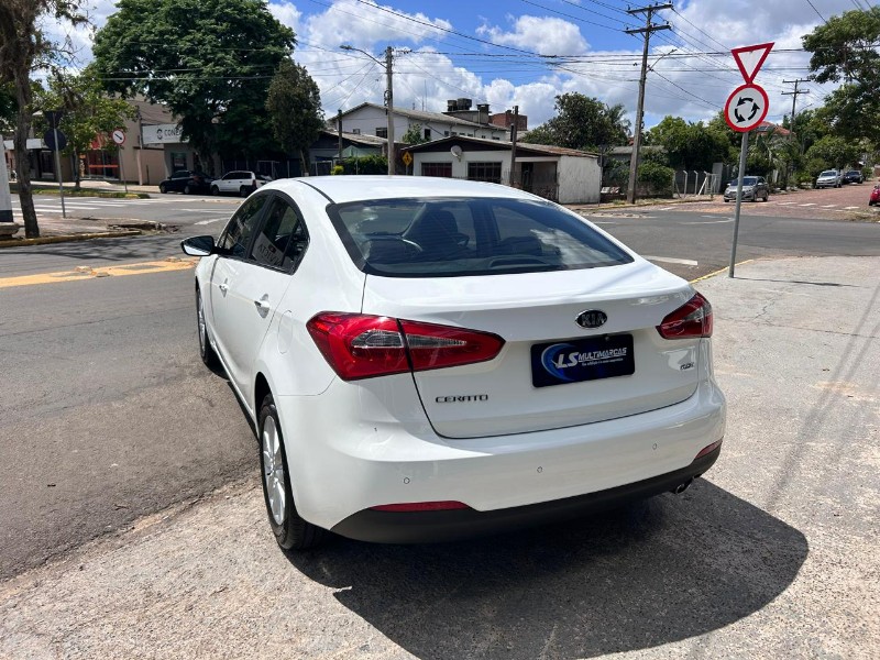 KIA CERATO 1.6 16V FLEX AUT. 2014/2014 LS MULTIMARCAS VENÂNCIO AIRES / Carros no Vale