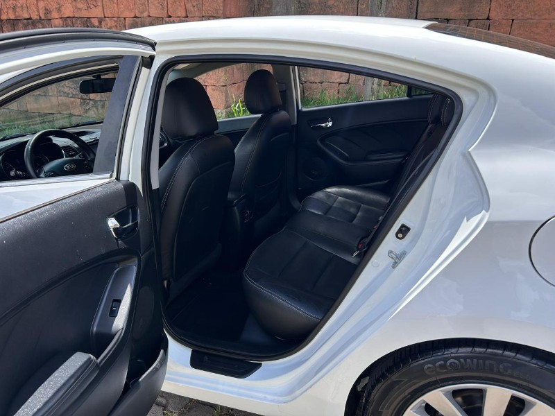KIA CERATO 1.6 16V FLEX AUT. 2014/2014 LS MULTIMARCAS VENÂNCIO AIRES / Carros no Vale
