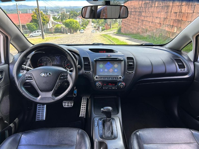 KIA CERATO 1.6 16V FLEX AUT. 2014/2014 LS MULTIMARCAS VENÂNCIO AIRES / Carros no Vale