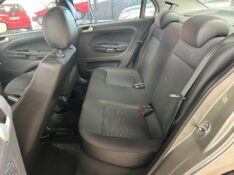 VOLKSWAGEN VOYAGE 1.0 CITY 2015/2016 LAVENDA VEÍCULOS ARROIO DO MEIO / Carros no Vale