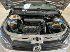 VOLKSWAGEN VOYAGE 1.0 CITY 2015/2016 LAVENDA VEÍCULOS ARROIO DO MEIO / Carros no Vale