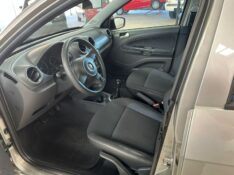 VOLKSWAGEN VOYAGE 1.0 CITY 2015/2016 LAVENDA VEÍCULOS ARROIO DO MEIO / Carros no Vale