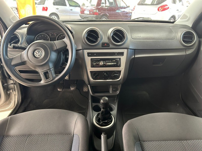 VOLKSWAGEN VOYAGE 1.0 CITY 2015/2016 LAVENDA VEÍCULOS ARROIO DO MEIO / Carros no Vale