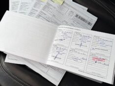 NISSAN FRONTIER 2.3 16V TURBO DIESEL ATTACK CD 4X4 AUTOMÁTICO 2019/2019 BOSCO AUTOMÓVEIS GUAPORÉ / Carros no Vale