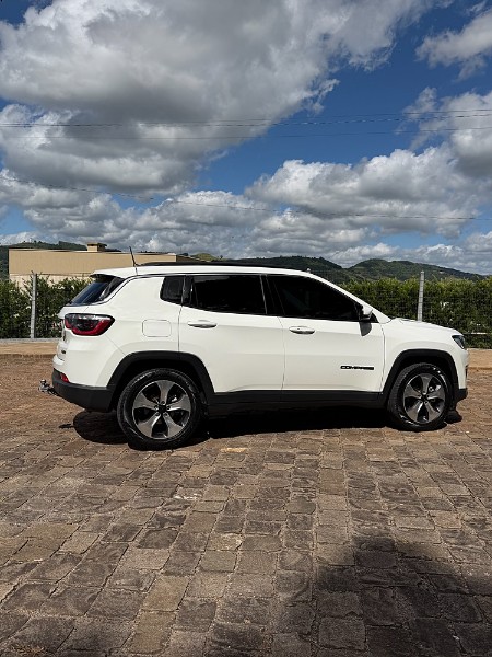 JEEP COMPASS 2.0 16V FLEX LONGITUDE AUTOMÁTICO 2017/2017 BOSCO AUTOMÓVEIS GUAPORÉ / Carros no Vale