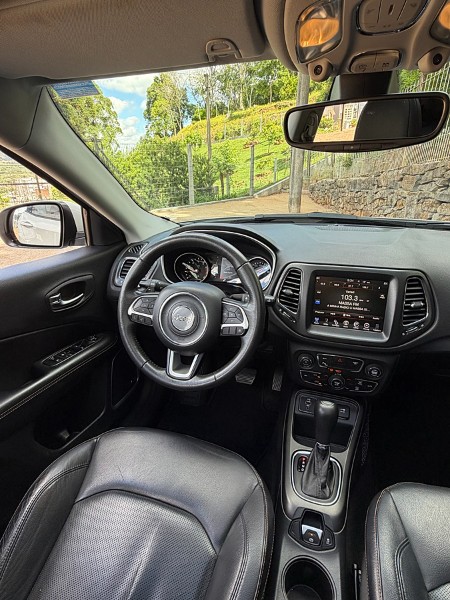 JEEP COMPASS 2.0 16V FLEX LONGITUDE AUTOMÁTICO 2017/2017 BOSCO AUTOMÓVEIS GUAPORÉ / Carros no Vale
