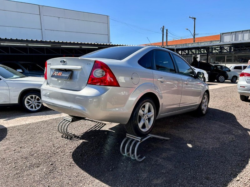 FORD FOCUS SEDAN 2.0 /2011 AR MULTIMARCAS VENÂNCIO AIRES / Carros no Vale