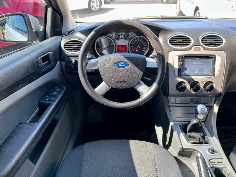 FORD FOCUS SEDAN 2.0 /2011 AR MULTIMARCAS VENÂNCIO AIRES / Carros no Vale