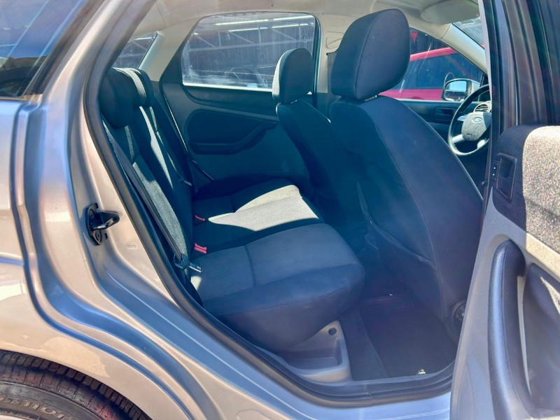 FORD FOCUS SEDAN 2.0 /2011 AR MULTIMARCAS VENÂNCIO AIRES / Carros no Vale