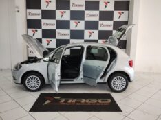 VOLKSWAGEN GOL 1.6 MSI TOTALFLEX HIGHLINE 2015/2015 TIAGO AUTOMÓVEIS VENÂNCIO AIRES / Carros no Vale