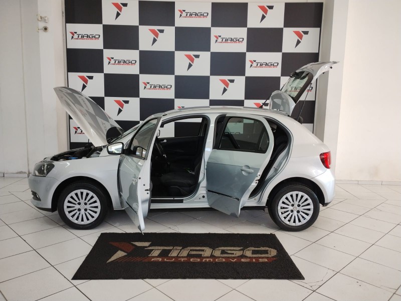 VOLKSWAGEN GOL 1.6 MSI TOTALFLEX HIGHLINE 2015/2015 TIAGO AUTOMÓVEIS VENÂNCIO AIRES / Carros no Vale