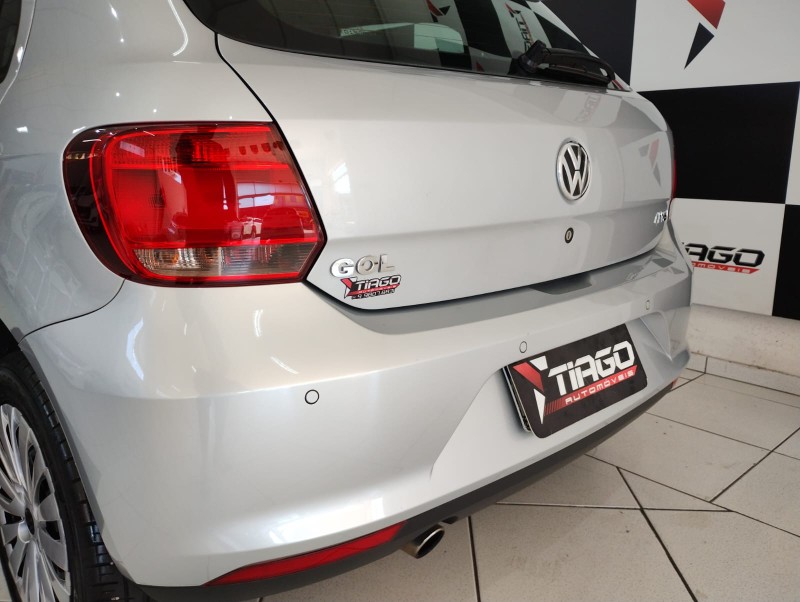 VOLKSWAGEN GOL 1.6 MSI TOTALFLEX HIGHLINE 2015/2015 TIAGO AUTOMÓVEIS VENÂNCIO AIRES / Carros no Vale