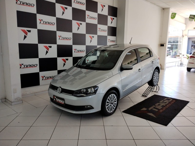 VOLKSWAGEN GOL 1.6 MSI TOTALFLEX HIGHLINE 2015/2015 TIAGO AUTOMÓVEIS VENÂNCIO AIRES / Carros no Vale