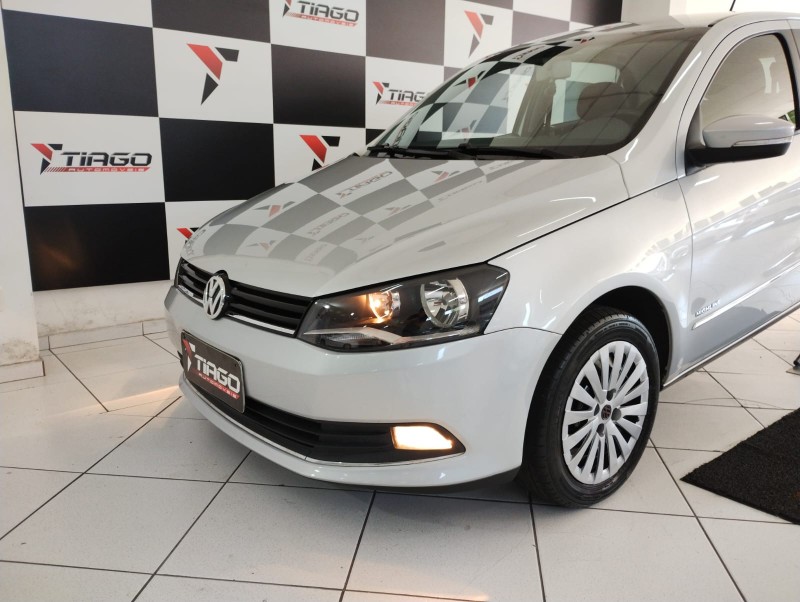 VOLKSWAGEN GOL 1.6 MSI TOTALFLEX HIGHLINE 2015/2015 TIAGO AUTOMÓVEIS VENÂNCIO AIRES / Carros no Vale
