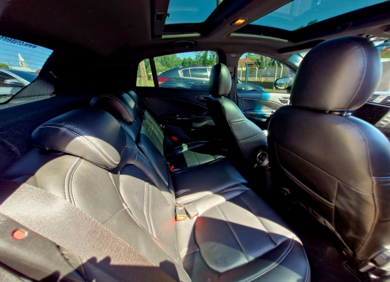 FIAT BRAVO 1.8 SPORTING 16V FLEX 4P MANUAL 2016/2016 CRUZEIRO MULTIMARCAS CRUZEIRO DO SUL / Carros no Vale