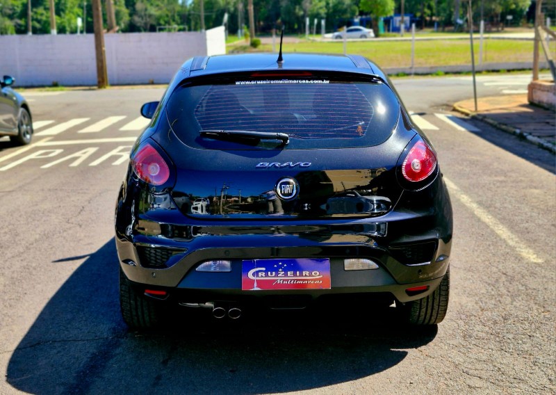 FIAT BRAVO 1.8 SPORTING 16V FLEX 4P MANUAL 2016/2016 CRUZEIRO MULTIMARCAS CRUZEIRO DO SUL / Carros no Vale