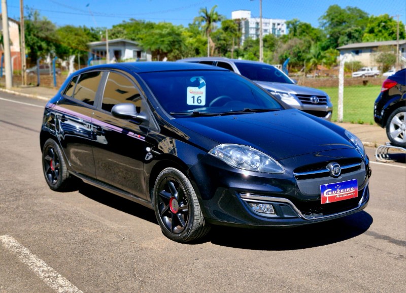 FIAT BRAVO 1.8 SPORTING 16V FLEX 4P MANUAL 2016/2016 CRUZEIRO MULTIMARCAS CRUZEIRO DO SUL / Carros no Vale