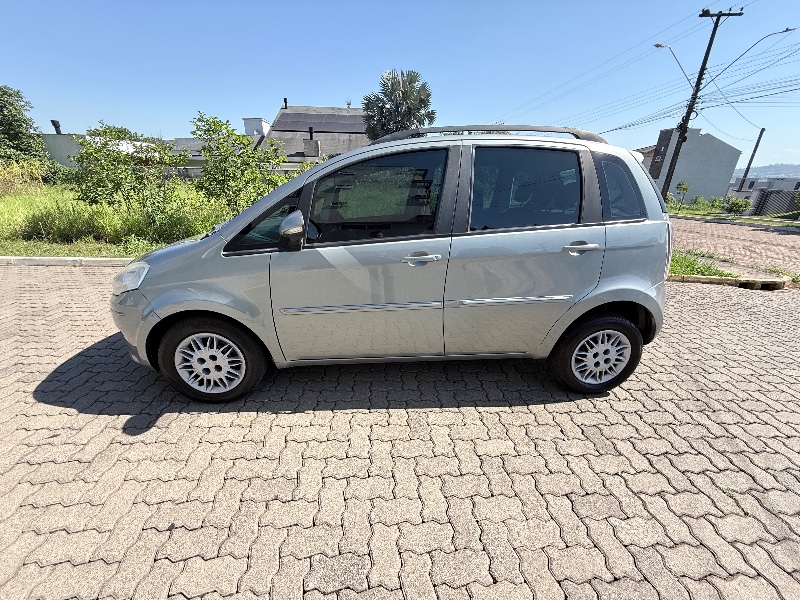 FIAT IDEA 1.6 MPI ESSENCE 16V FLEX 4P MANUAL 2013/2013 ELY AUTOMÓVEIS LAJEADO / Carros no Vale