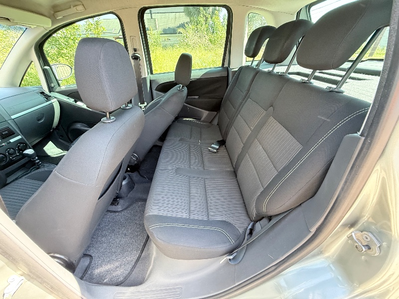 FIAT IDEA 1.6 MPI ESSENCE 16V FLEX 4P MANUAL 2013/2013 ELY AUTOMÓVEIS LAJEADO / Carros no Vale