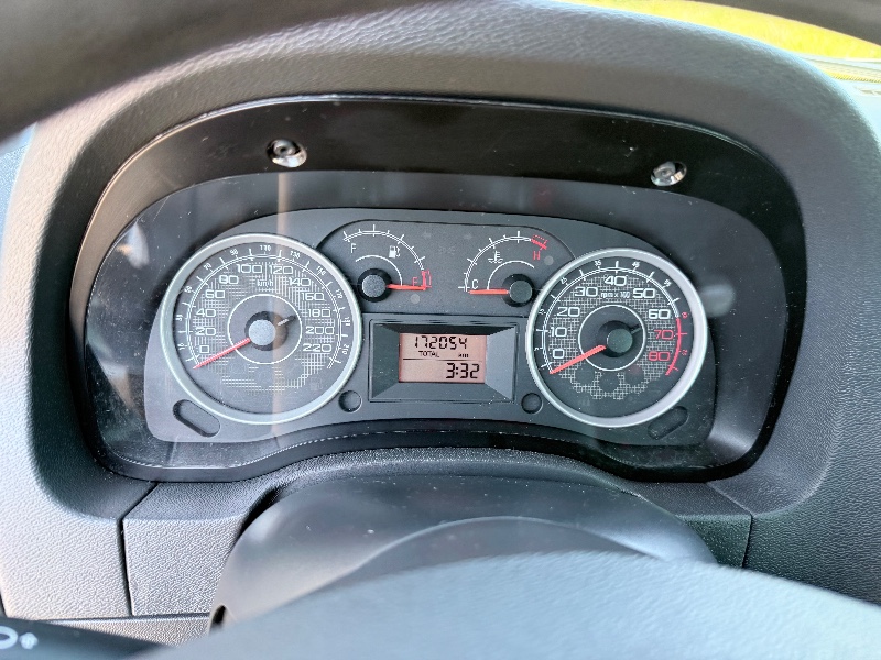 FIAT IDEA 1.6 MPI ESSENCE 16V FLEX 4P MANUAL 2013/2013 ELY AUTOMÓVEIS LAJEADO / Carros no Vale