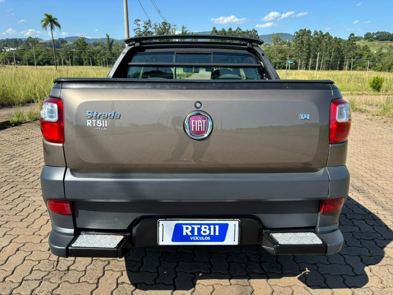 FIAT STRADA WORKING /2014 RT 811 VEÍCULOS ARROIO DO MEIO / Carros no Vale
