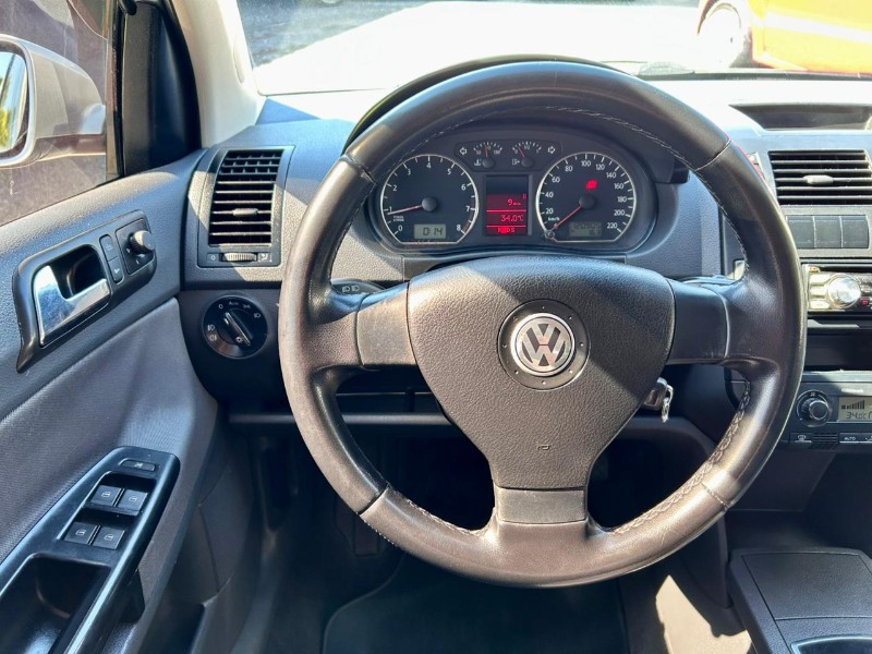 VOLKSWAGEN POLO 1.6 MI SPORTLINE 8V /2010 AR MULTIMARCAS VENÂNCIO AIRES / Carros no Vale