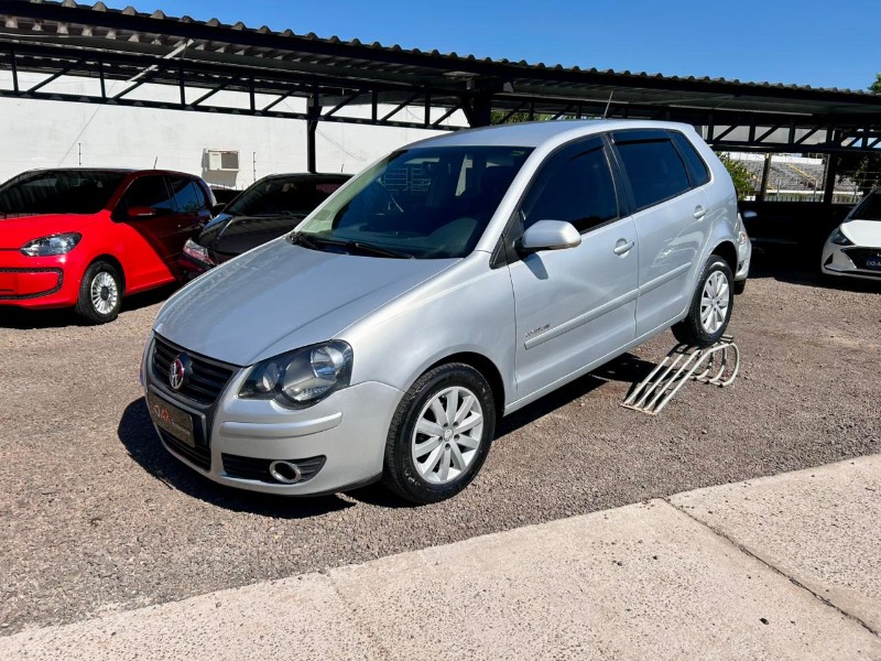 VOLKSWAGEN POLO 1.6 MI SPORTLINE 8V /2010 AR MULTIMARCAS VENÂNCIO AIRES / Carros no Vale