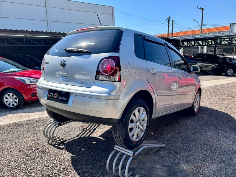 VOLKSWAGEN POLO 1.6 MI SPORTLINE 8V /2010 AR MULTIMARCAS VENÂNCIO AIRES / Carros no Vale
