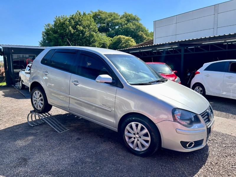 VOLKSWAGEN POLO 1.6 MI SPORTLINE 8V /2010 AR MULTIMARCAS VENÂNCIO AIRES / Carros no Vale