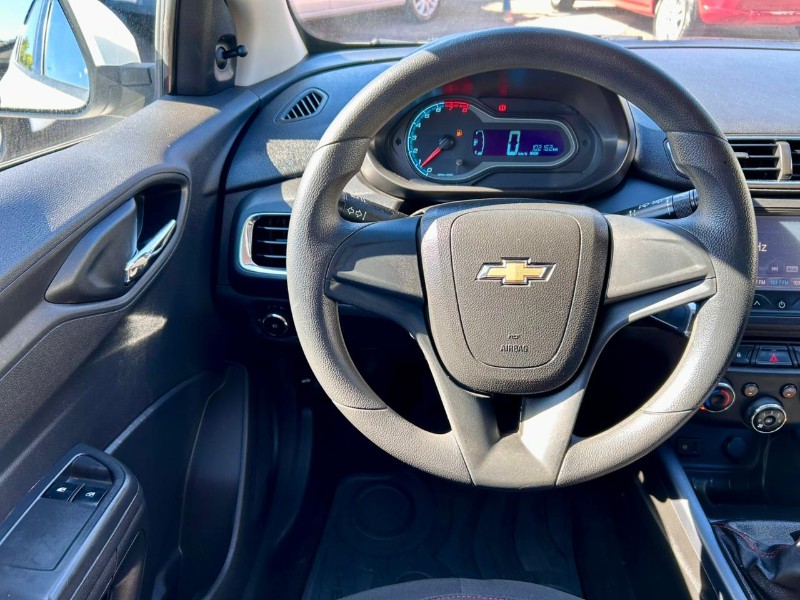 CHEVROLET ONIX HATCH LT 1.4 8V FLEXPOWER 5P MEC. /2015 AR MULTIMARCAS VENÂNCIO AIRES / Carros no Vale