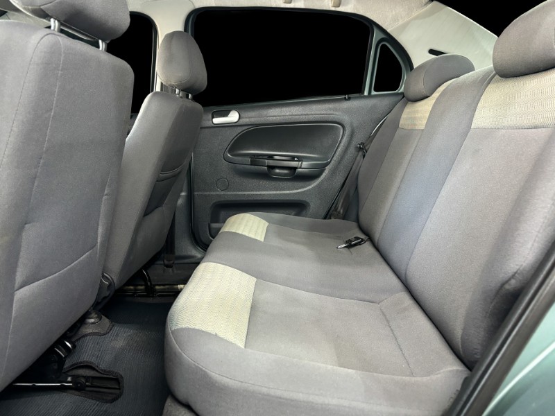 VOLKSWAGEN VOYAGE 1.0 CITY MI 8V 2009/2010 DUARTE VEÍCULOS PORTO ALEGRE / Carros no Vale