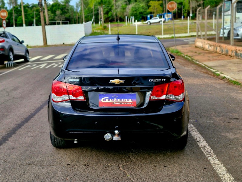 CHEVROLET CRUZE 1.8 LT 16V 2014/2014 CRUZEIRO MULTIMARCAS CRUZEIRO DO SUL / Carros no Vale