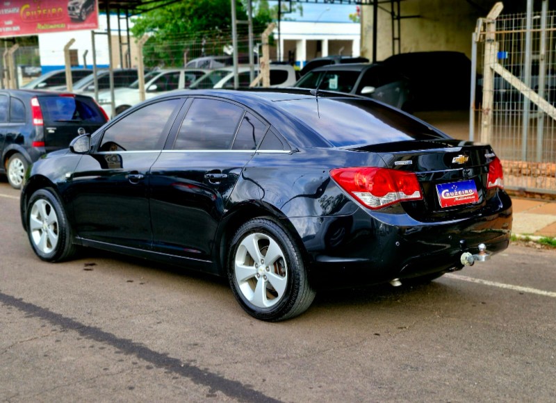 CHEVROLET CRUZE 1.8 LT 16V 2014/2014 CRUZEIRO MULTIMARCAS CRUZEIRO DO SUL / Carros no Vale
