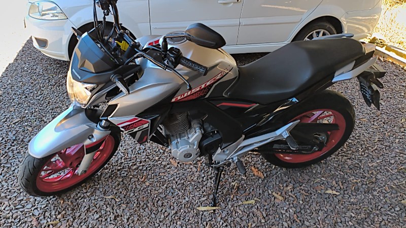 HONDA MOTOS CB 250F TWISTER 2021/2021 ADRIANO VEÍCULOS CRUZEIRO DO SUL / Carros no Vale