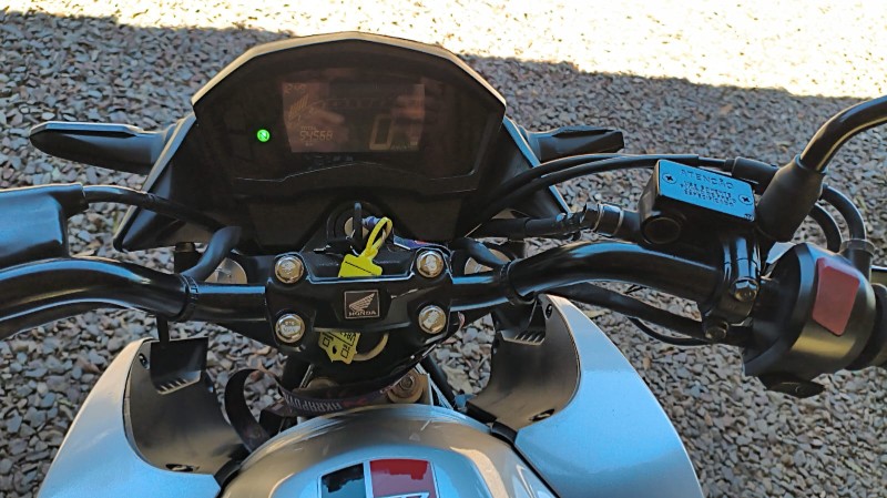 HONDA MOTOS CB 250F TWISTER 2021/2021 ADRIANO VEÍCULOS CRUZEIRO DO SUL / Carros no Vale
