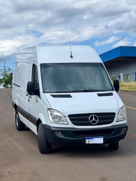 MERCEDES-BENZ SPRINTER 2.2 FURGAO 311 2015/2016 PREMIUM AUTOMÓVEIS ARROIO DO MEIO / Carros no Vale