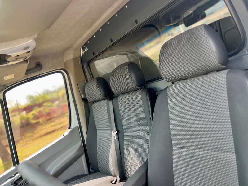 MERCEDES-BENZ SPRINTER 2.2 FURGAO 311 2015/2016 PREMIUM AUTOMÓVEIS ARROIO DO MEIO / Carros no Vale