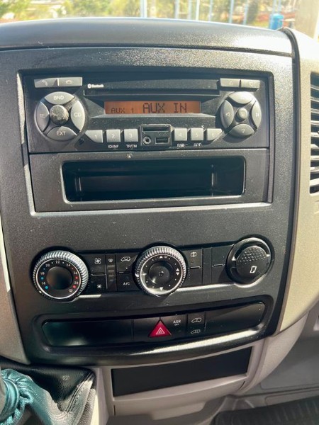 MERCEDES-BENZ SPRINTER 2.2 FURGAO 311 2015/2016 PREMIUM AUTOMÓVEIS ARROIO DO MEIO / Carros no Vale