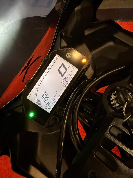 YAMAHA YZF-R3 /2023 EXCLUSIVO VEÍCULOS SANTA CRUZ DO SUL / Carros no Vale