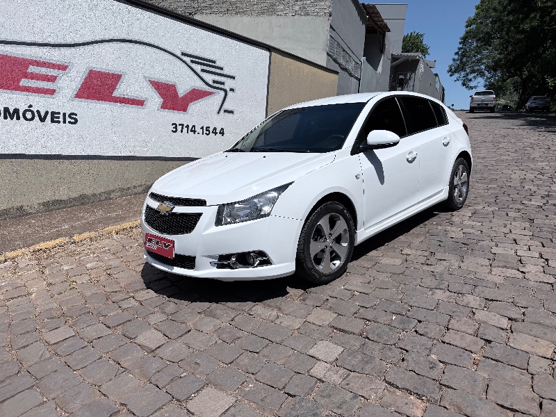 CHEVROLET CRUZE 1.8 LT 16V FLEX 4P MANUAL 2013/2013 ELY AUTOMÓVEIS LAJEADO / Carros no Vale
