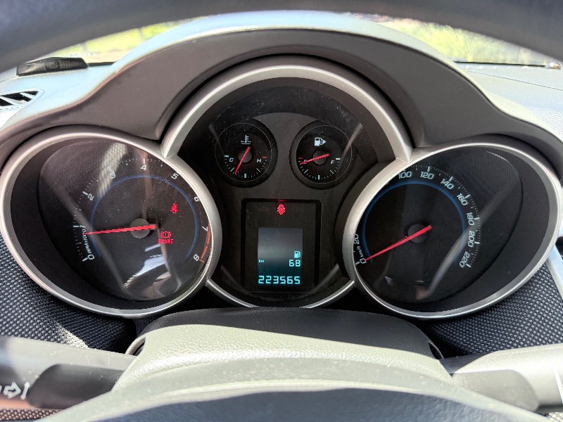 CHEVROLET CRUZE 1.8 LT 16V FLEX 4P MANUAL 2013/2013 ELY AUTOMÓVEIS LAJEADO / Carros no Vale