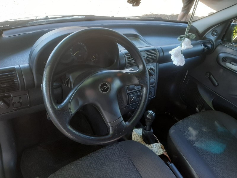 CHEVROLET CORSA 1.0 CLASSIC 8V /2008 RENAUTO VEÍCULOS LAJEADO / Carros no Vale