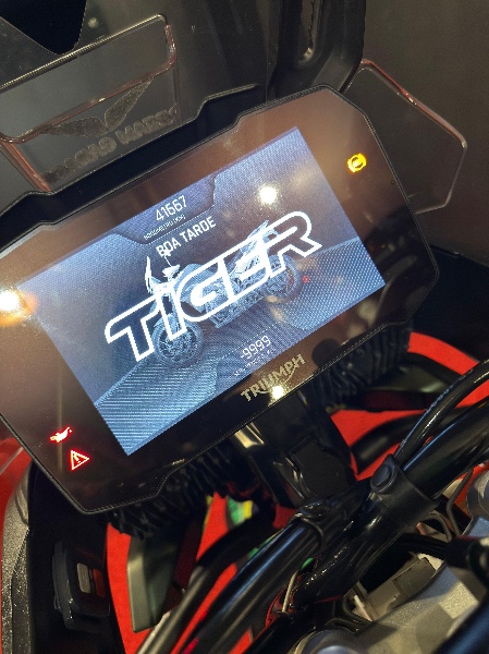 TRIUMPH TIGER 900 900 RALLY PRO /2023 EXCLUSIVO VEÍCULOS SANTA CRUZ DO SUL / Carros no Vale