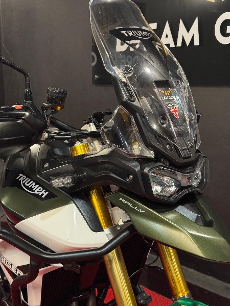 TRIUMPH TIGER 900 900 RALLY PRO /2023 EXCLUSIVO VEÍCULOS SANTA CRUZ DO SUL / Carros no Vale