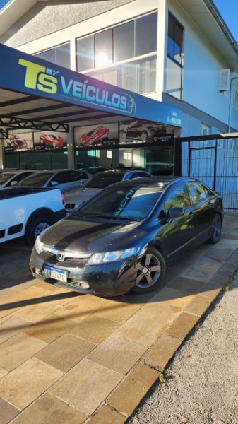 HONDA CIVIC 1.8 LX 16V GASOLINA 4P AUTOMÁTICO 2006/2007 TS VEÍCULOS ANTA GORDA / Carros no Vale
