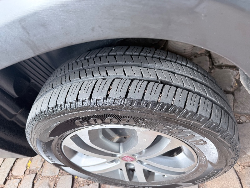 FIAT TORO 2.0 16V TURBO DIESEL FREEDOM 4WD MANUAL 2017/2017 ELY AUTOMÓVEIS LAJEADO / Carros no Vale