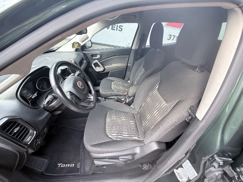 FIAT TORO 2.0 16V TURBO DIESEL FREEDOM 4WD MANUAL 2017/2017 ELY AUTOMÓVEIS LAJEADO / Carros no Vale