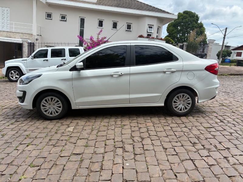 FORD KA + 1.5 SE PLUS 16V 2019/2020 COMPLETO VEÍCULOS GUAPORÉ / Carros no Vale