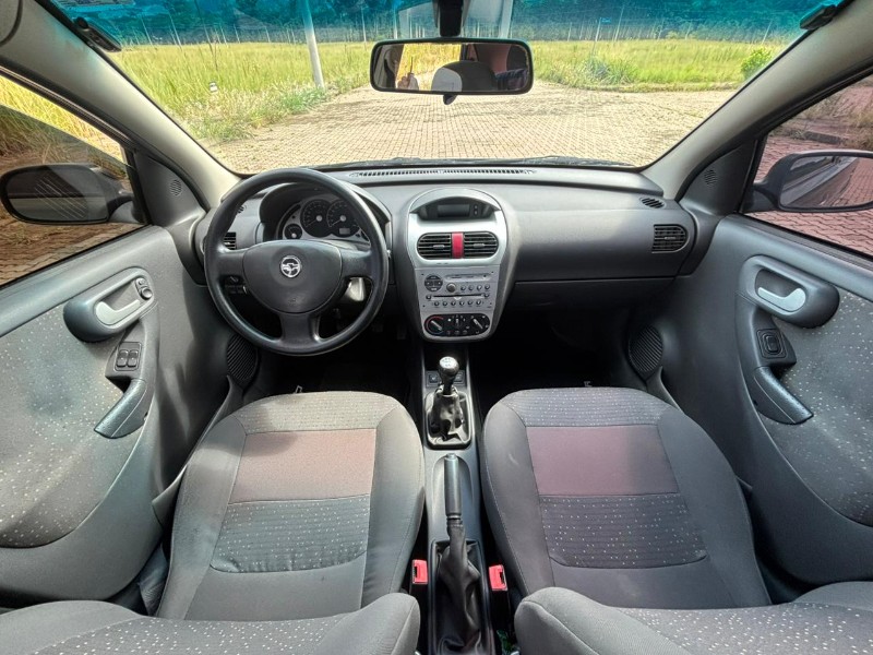 CHEVROLET CORSA SED. PREMIUM /2011 RT 811 VEÍCULOS ARROIO DO MEIO / Carros no Vale