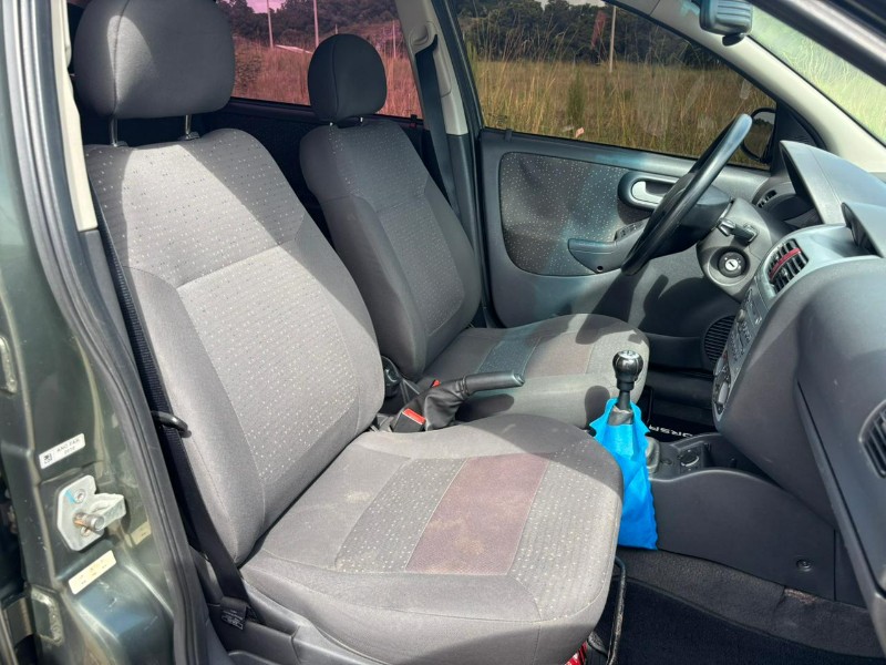 CHEVROLET CORSA SED. PREMIUM /2011 RT 811 VEÍCULOS ARROIO DO MEIO / Carros no Vale